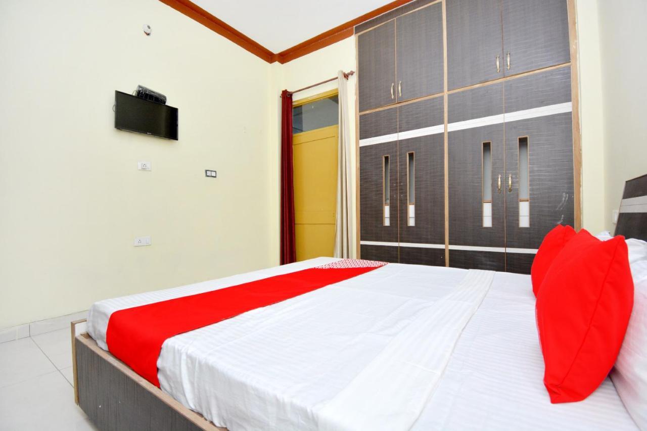 โอโย 40306 ไวท์เฮาส์ Hotel ชลันธระ ภายนอก รูปภาพ