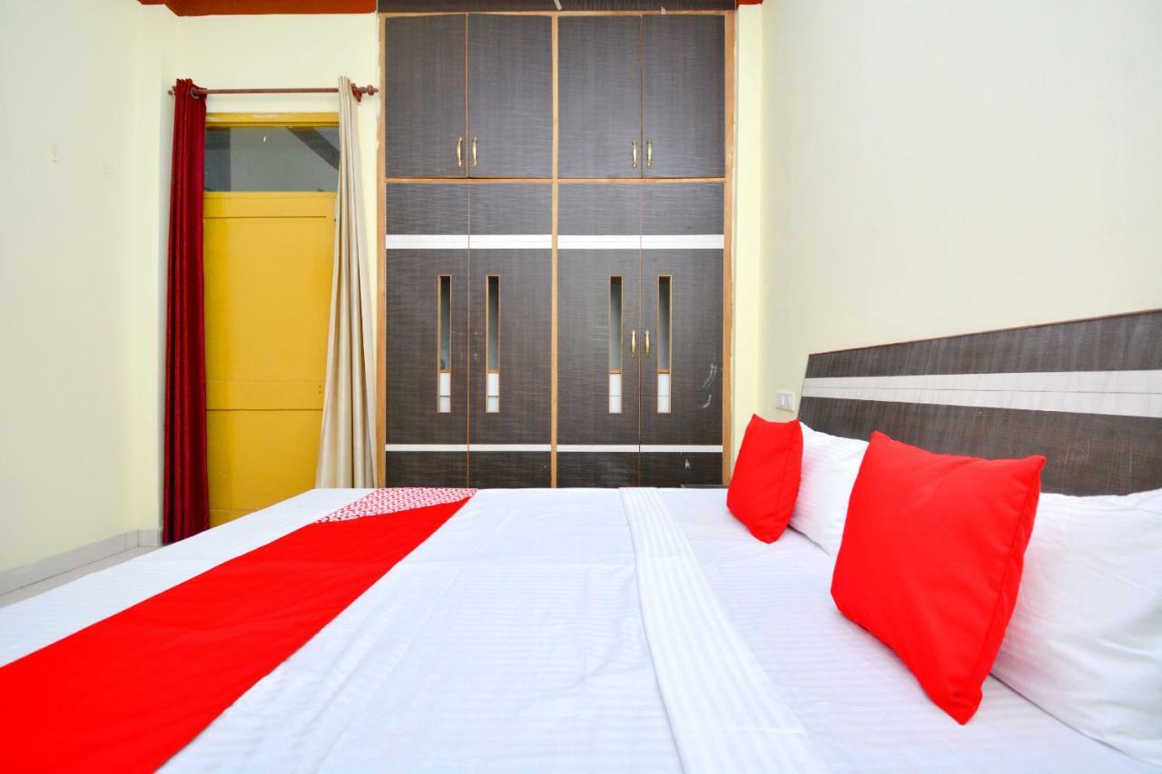 โอโย 40306 ไวท์เฮาส์ Hotel ชลันธระ ภายนอก รูปภาพ